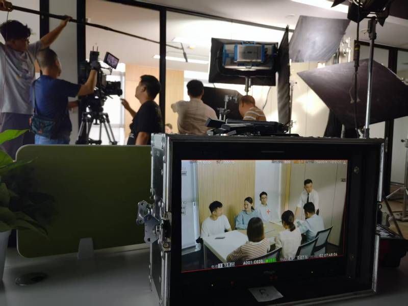 若羌县TVC拍摄公司：科技产品视觉化大师，诠释未来感与功能美学